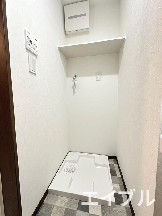 物件内観写真10　(洗濯機置場)