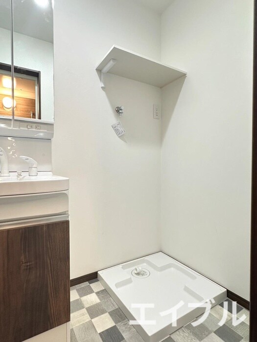 物件内観写真12　(洗濯機置場)