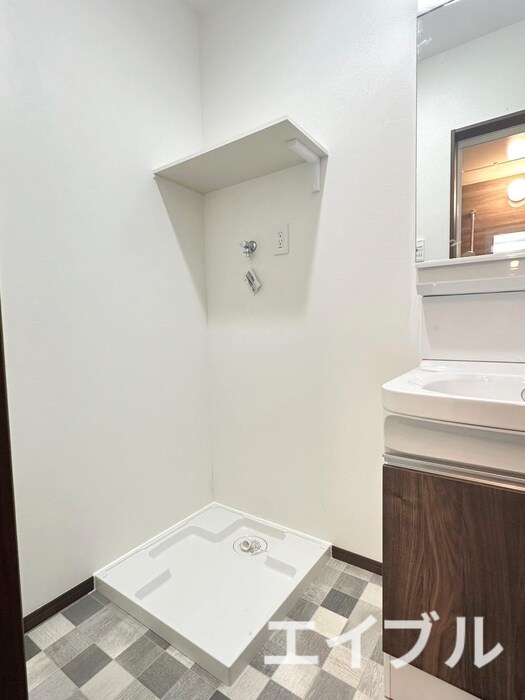 物件内観写真12　(洗濯機置場)