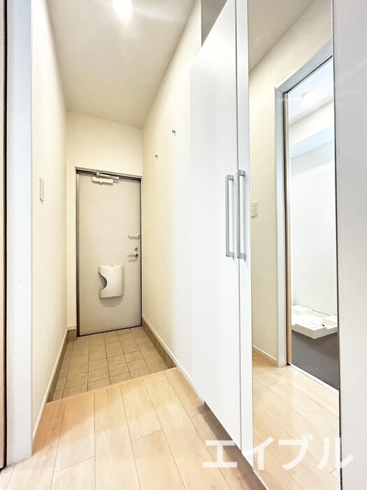 物件内観写真7　(玄関)