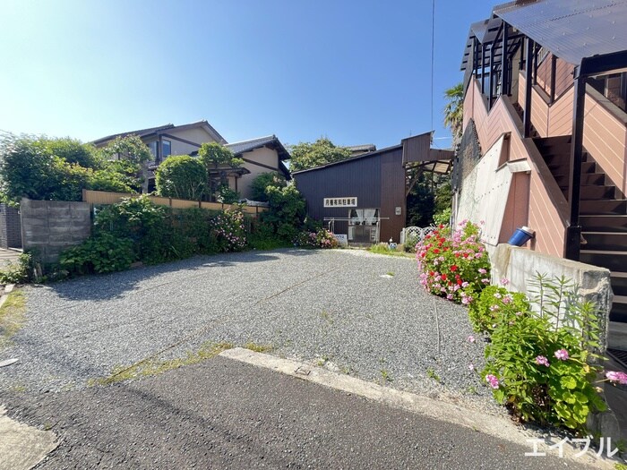 物件外観写真4　(駐車場)