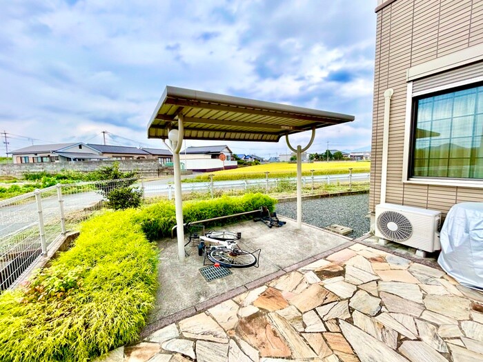 物件外観写真3　(駐輪場)