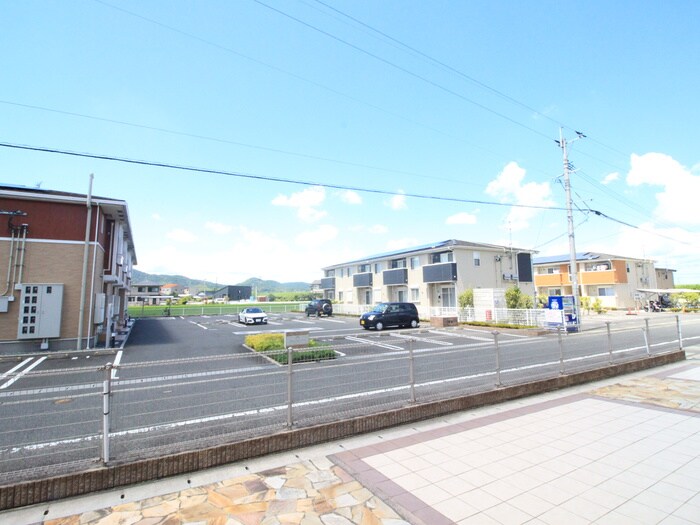 物件内観写真13　(室内からの展望)