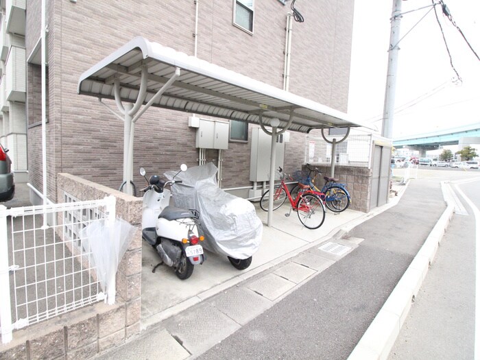物件外観写真5　(駐輪場)