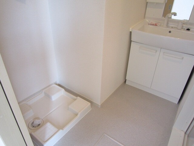 物件内観写真15　(洗濯機置場)