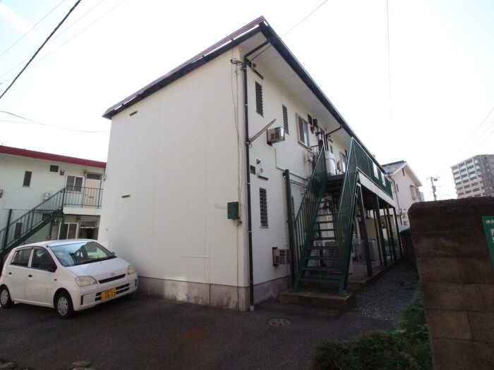 物件外観写真4　(エントランス部分)