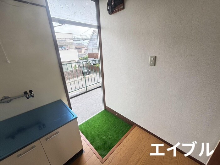 物件内観写真16　(玄関)