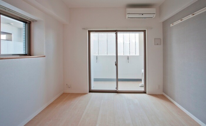 物件内観写真2　(居室)