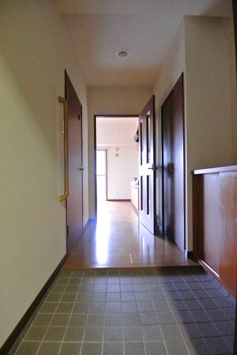 物件内観写真7　(玄関)