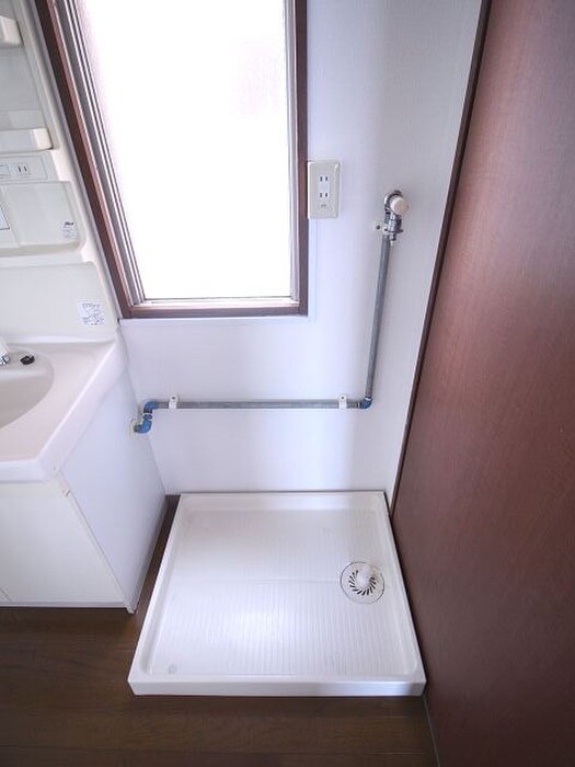 物件内観写真17　(洗濯機置場)