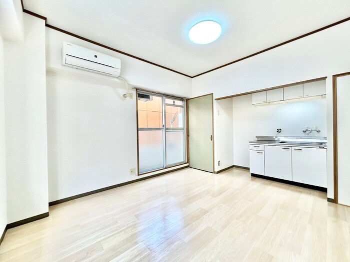 物件内観写真8　(居室)