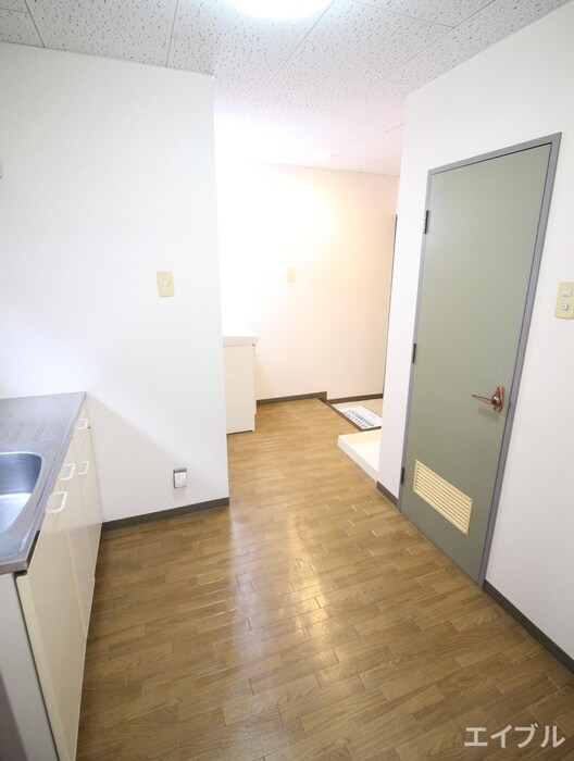 物件内観写真12　(廊下)