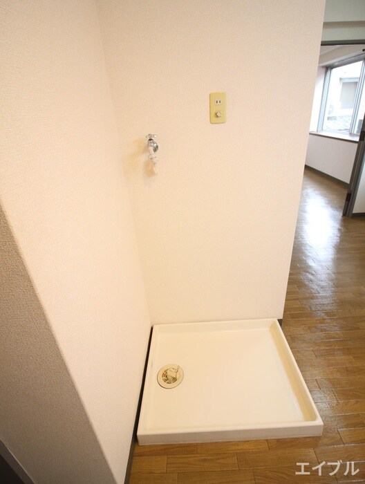 物件内観写真16　(洗濯機置場)