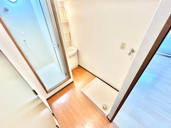 物件内観写真17　(洗濯機置場)