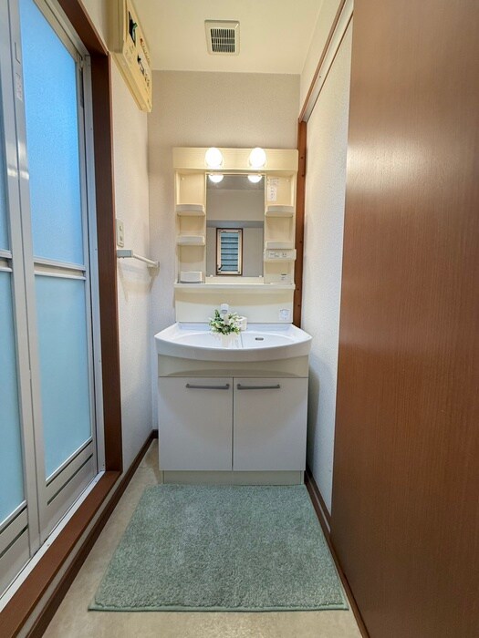 物件内観写真11　(洗面)