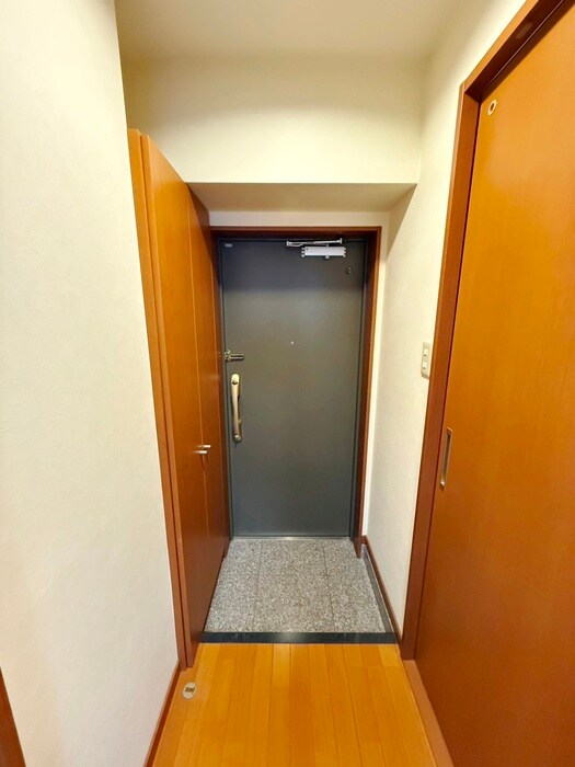 物件内観写真13　(玄関)