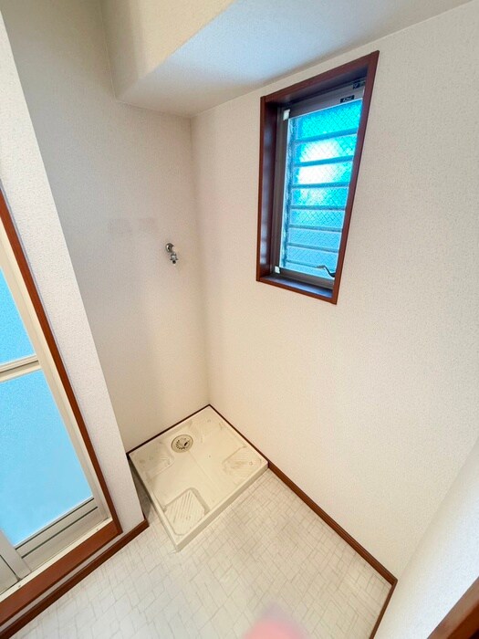 物件内観写真18　(洗濯機置場)