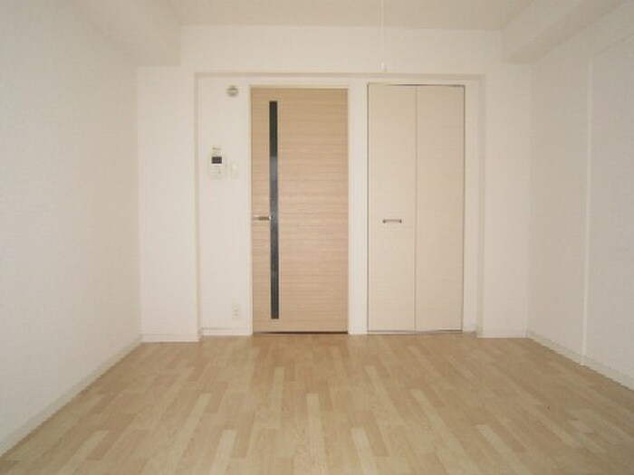 物件内観写真4　(居室)