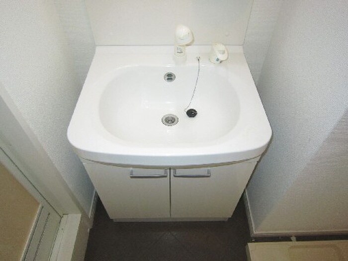 物件内観写真8　(洗面)