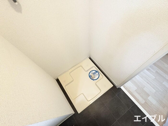 物件内観写真9　(洗濯機置場)