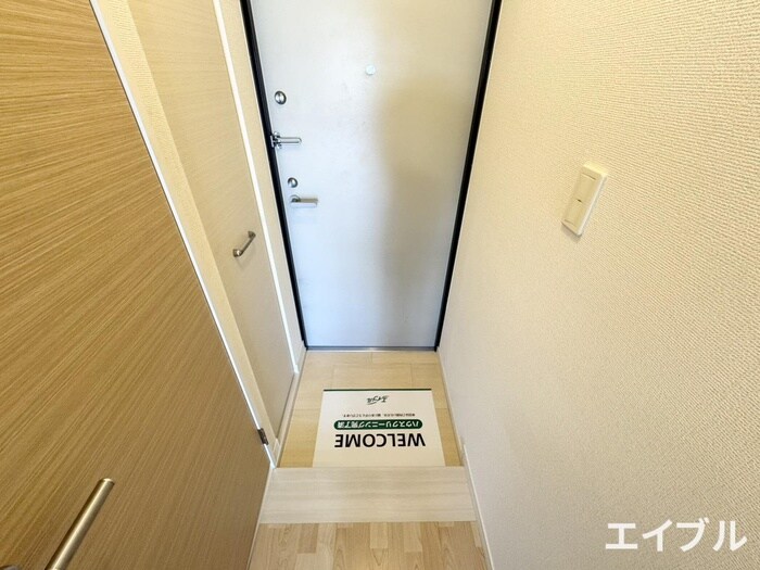 物件内観写真16　(玄関)