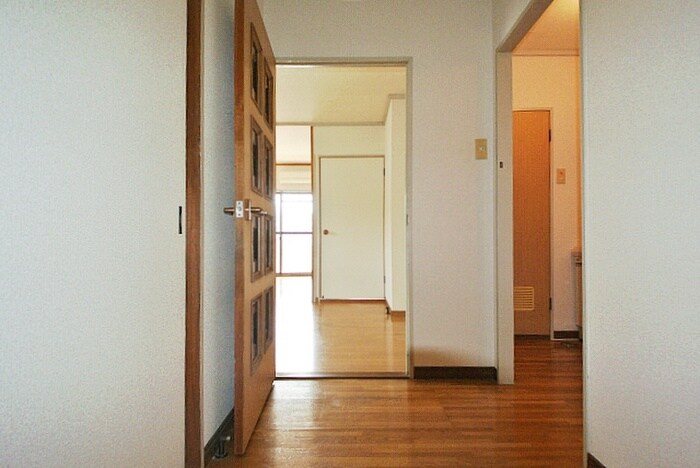 物件内観写真13　(玄関)