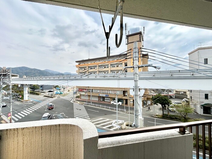 物件内観写真13　(室内からの展望)