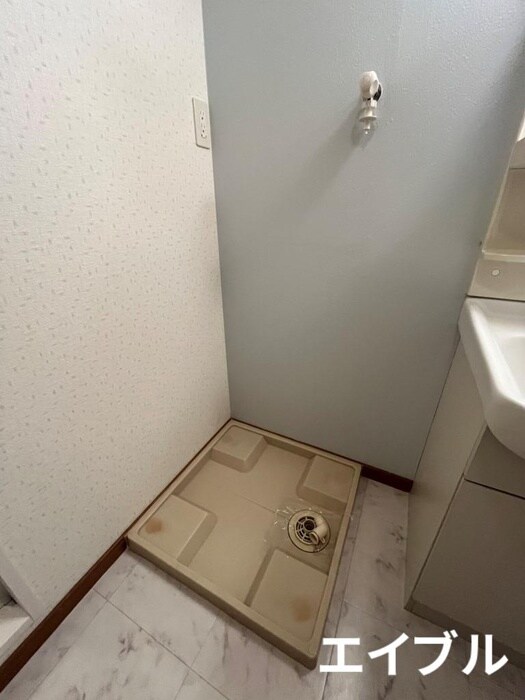 物件内観写真15　(洗濯機置場)