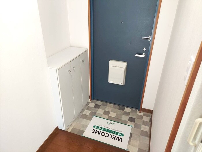 物件内観写真7　(玄関)