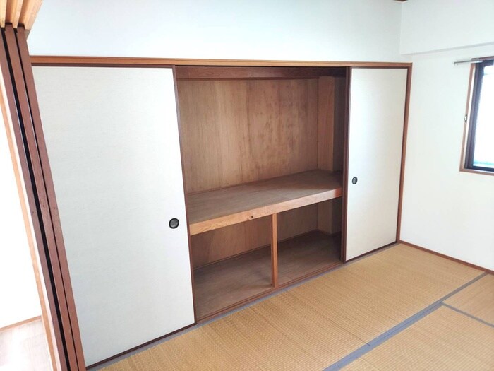 物件内観写真12　(収納)