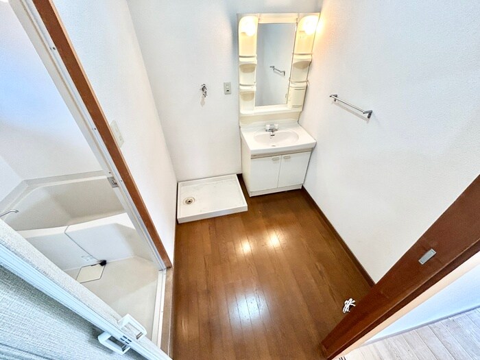 物件内観写真17　(洗濯機置場)