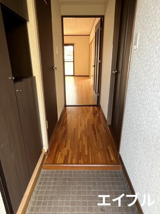 物件内観写真10　(玄関)