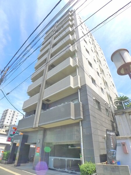 グランドゥール荒田外観写真