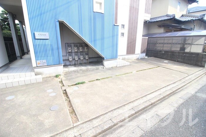 物件外観写真6　(駐輪場)