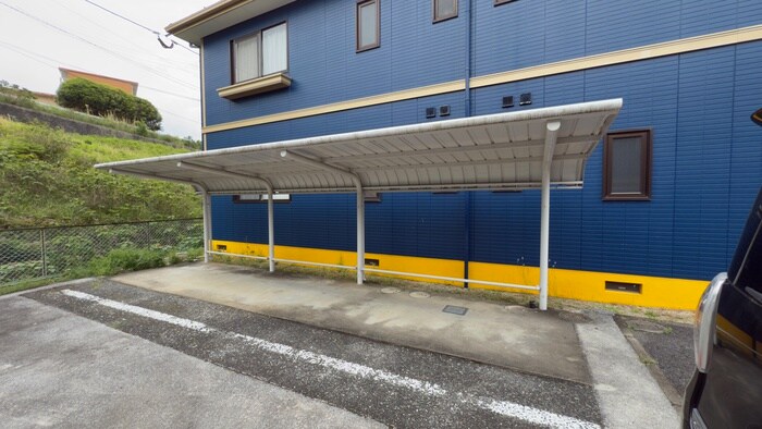 物件外観写真3　(駐輪場)