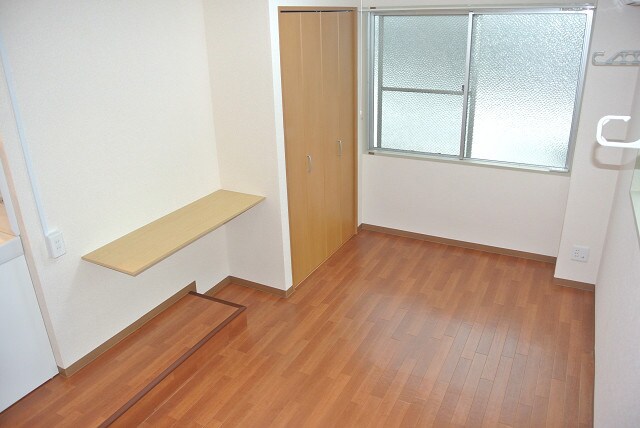 物件内観写真4　(居室)