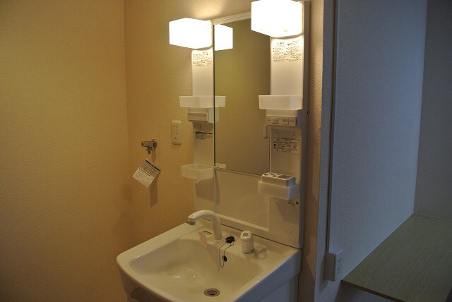 物件内観写真9　(洗面)