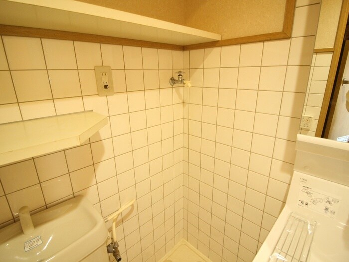 物件内観写真16　(洗濯機置場)