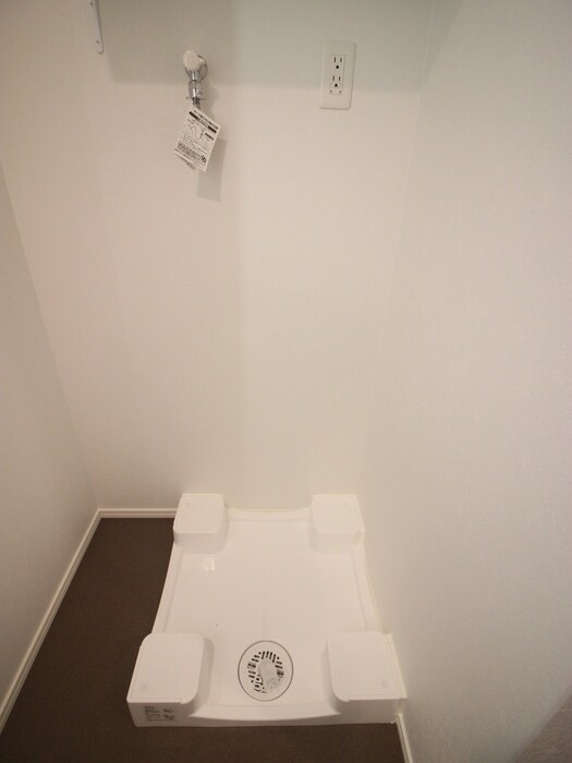 物件内観写真15　(洗濯機置場)