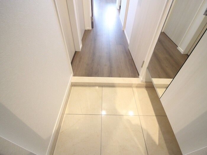 物件内観写真22　(玄関)