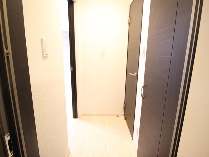 物件内観写真14　(廊下)