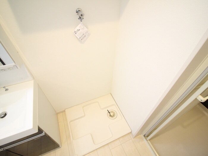 物件内観写真18　(洗濯機置場)