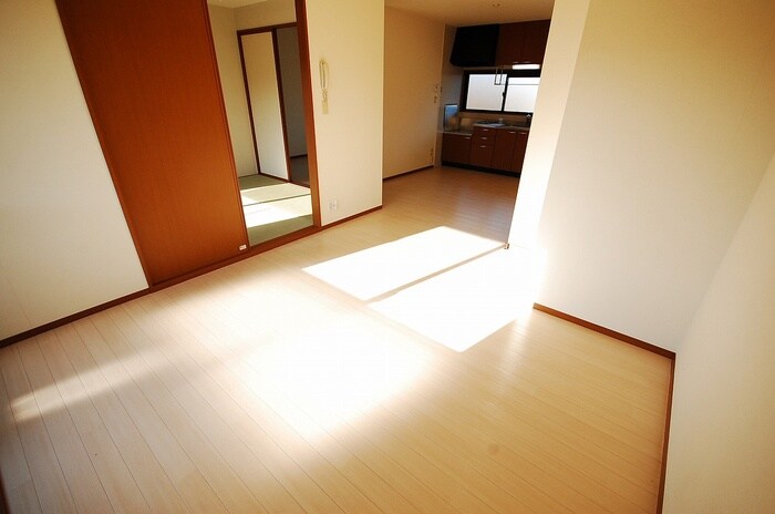 物件内観写真4　(居室)