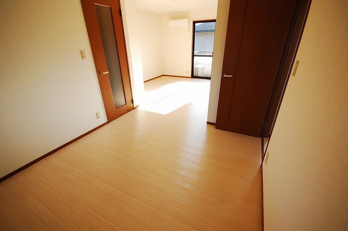 物件内観写真5　(居室)