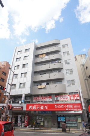 三角ビル外観写真