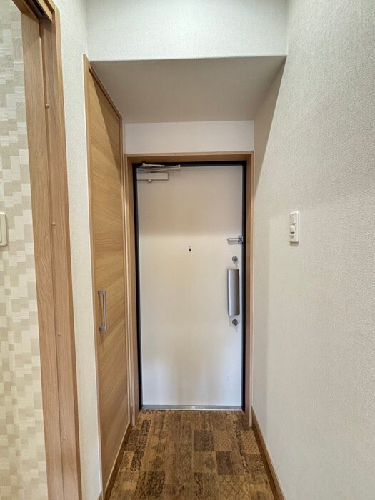 物件内観写真13　(玄関)