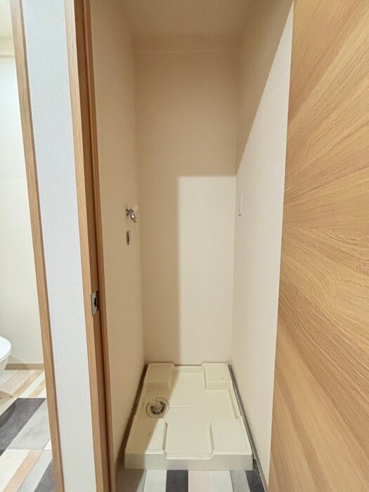 物件内観写真14　(洗濯機置場)