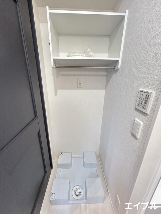 物件内観写真12　(洗濯機置場)