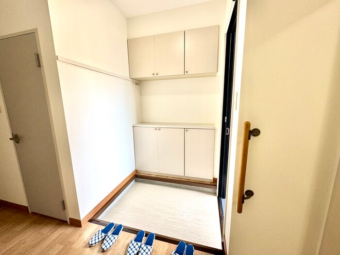 物件内観写真14　(玄関)