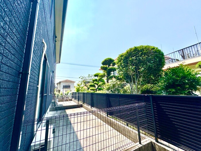 物件内観写真16　(室内からの展望)